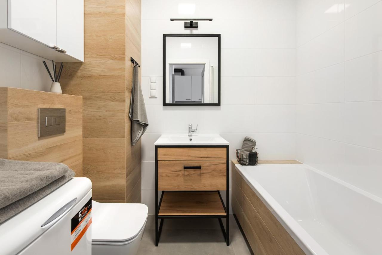 Superapart Stalowa 39 Modern Unit With Kitchen & Wifi Варшава Экстерьер фото